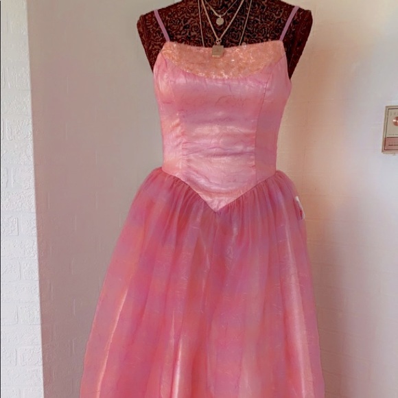 COPY - 💓Beautiful tailored beaded pink maxi dress 💗 #E - Picture 5 of 16